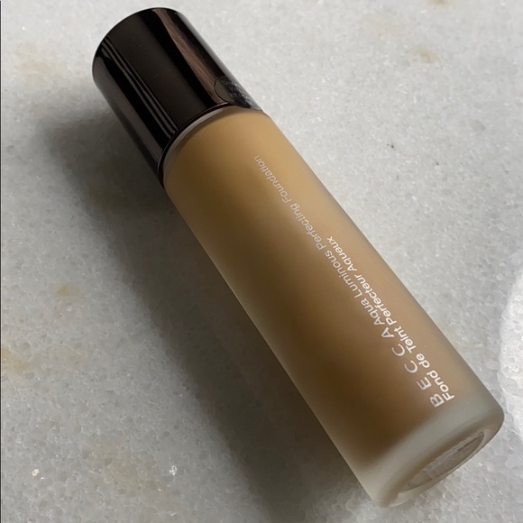 BECCA: Aqua Luminous Perfecting Foundation - Picture 2 of 4